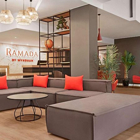 Ramada By Wyndham Valencia Almussafes Hotel Exterior foto