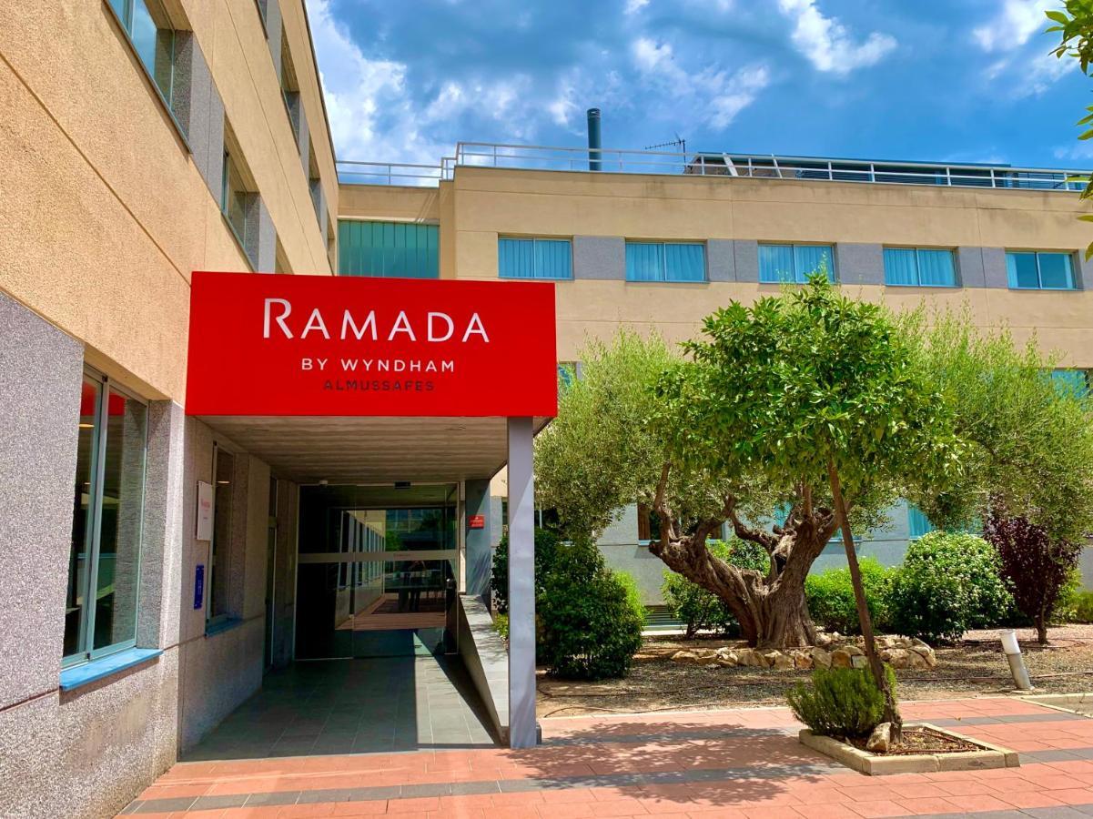Ramada By Wyndham Valencia Almussafes Hotel Exterior foto