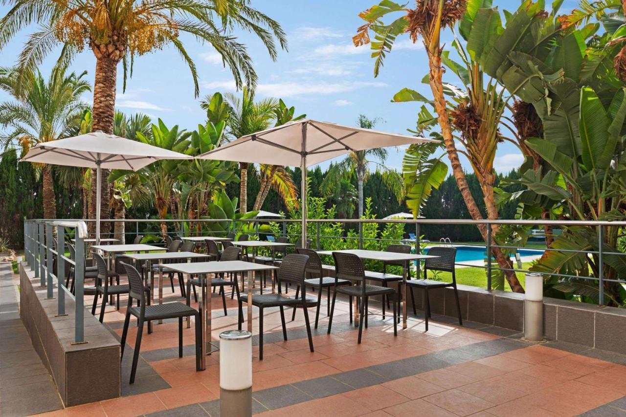 Ramada By Wyndham Valencia Almussafes Hotel Exterior foto