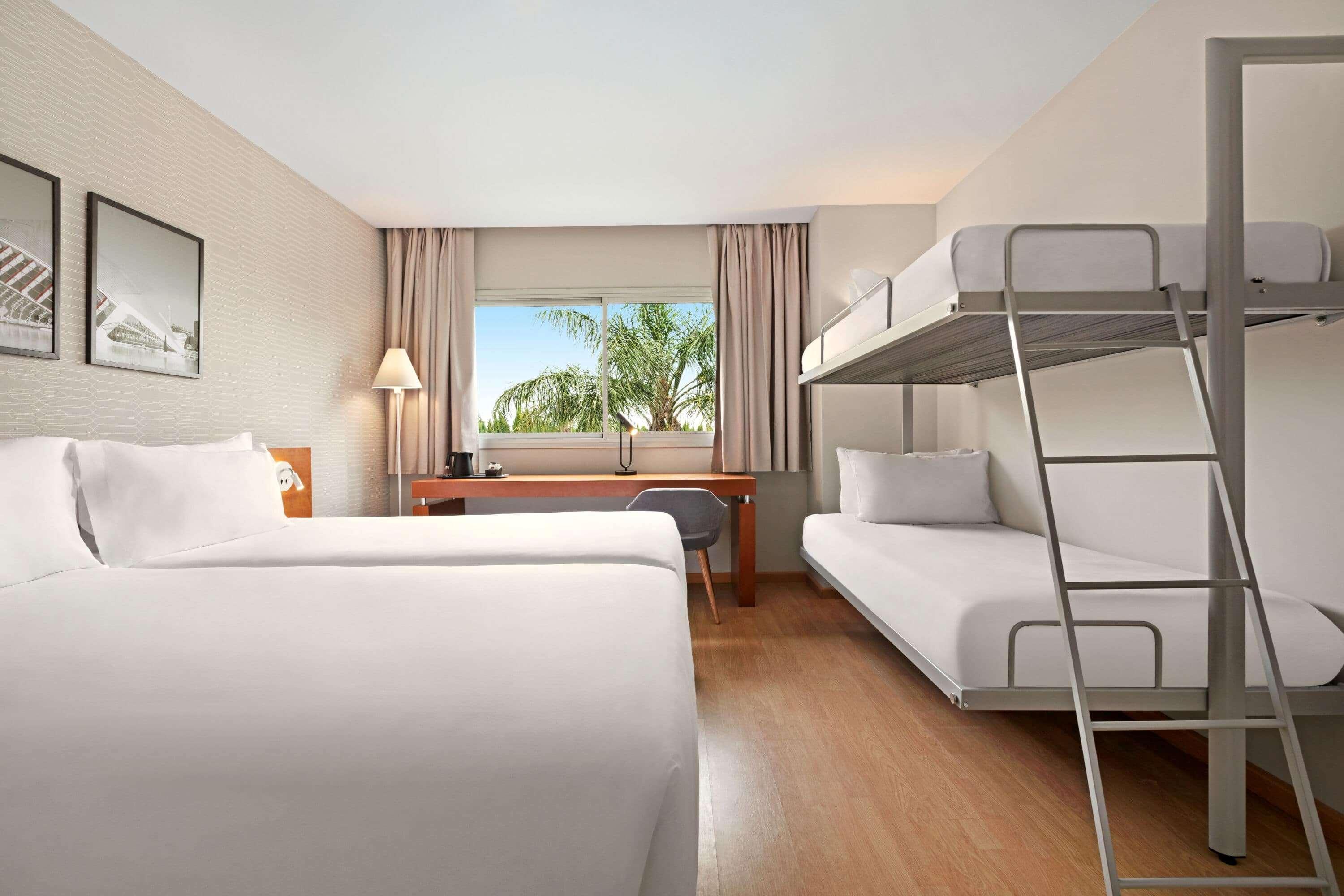 Ramada By Wyndham Valencia Almussafes Hotel Exterior foto