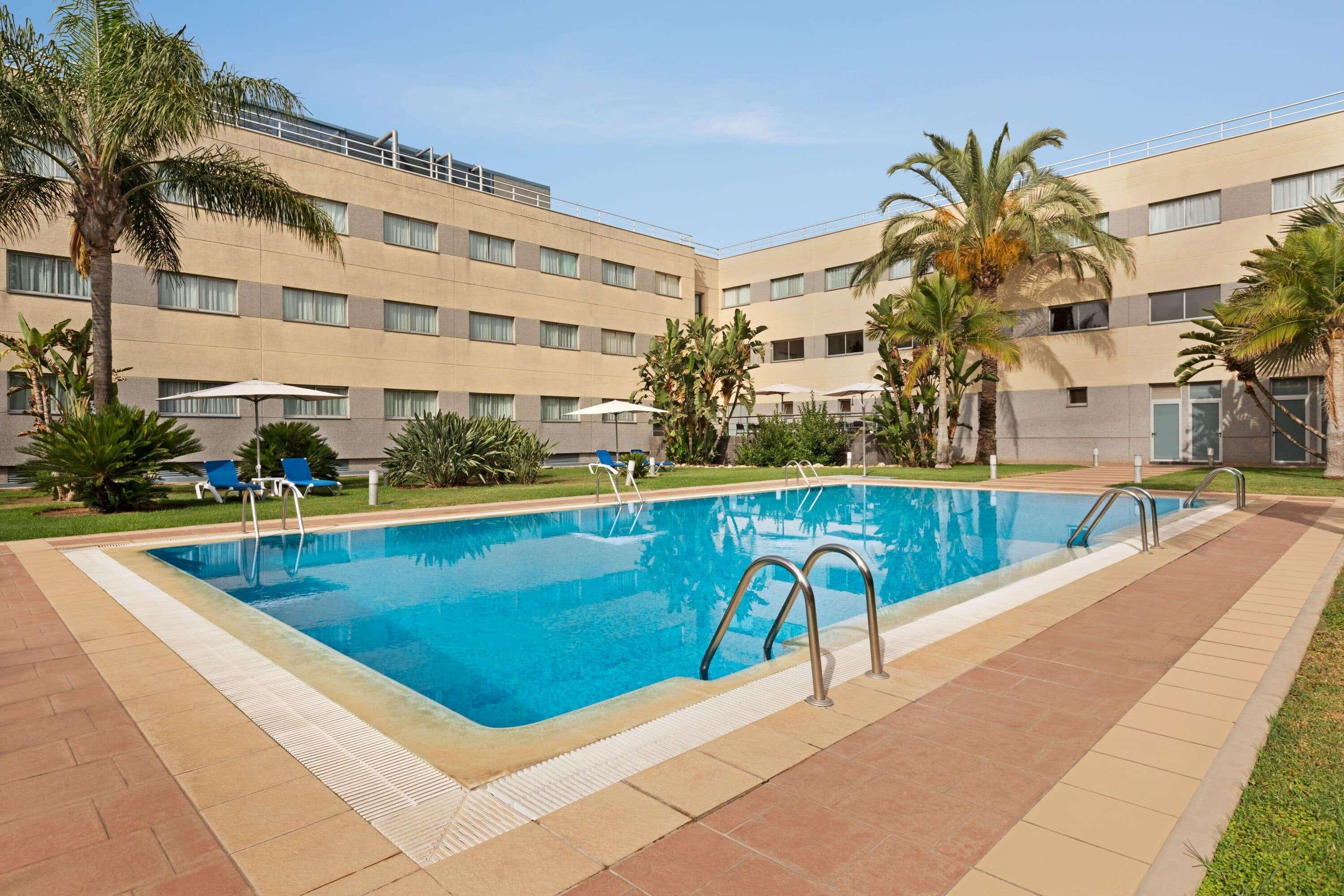 Ramada By Wyndham Valencia Almussafes Hotel Exterior foto