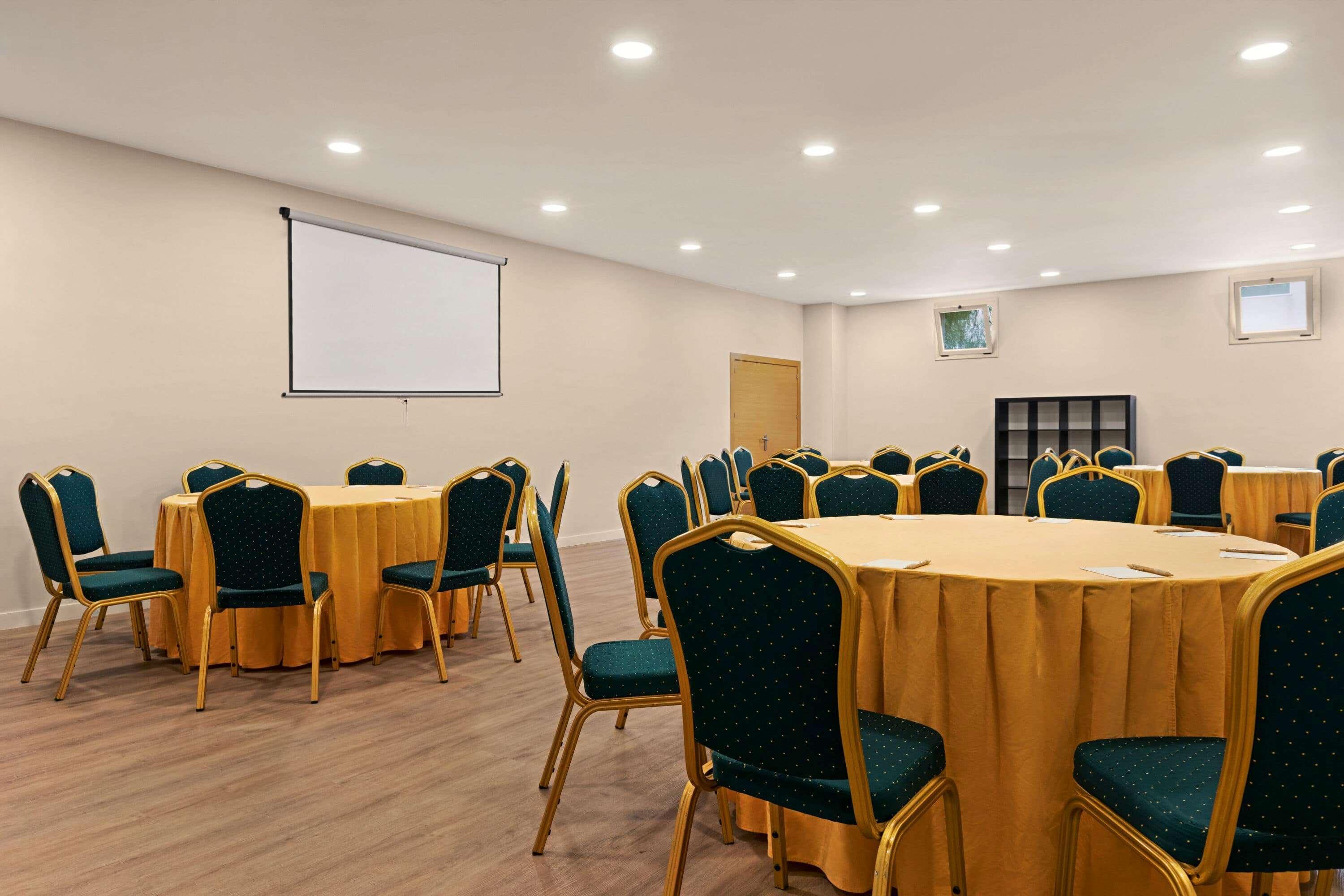 Ramada By Wyndham Valencia Almussafes Hotel Exterior foto