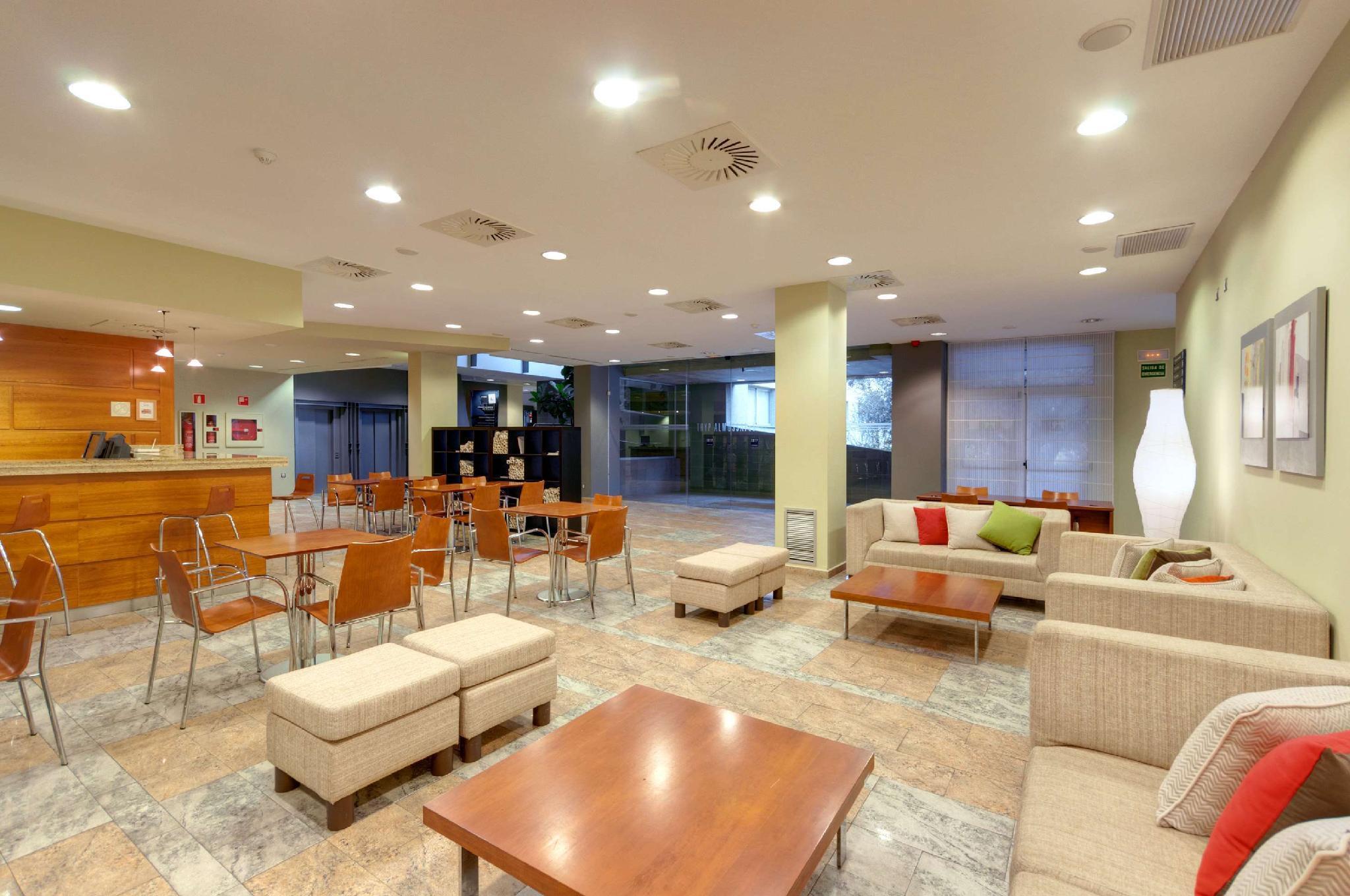Ramada By Wyndham Valencia Almussafes Hotel Exterior foto