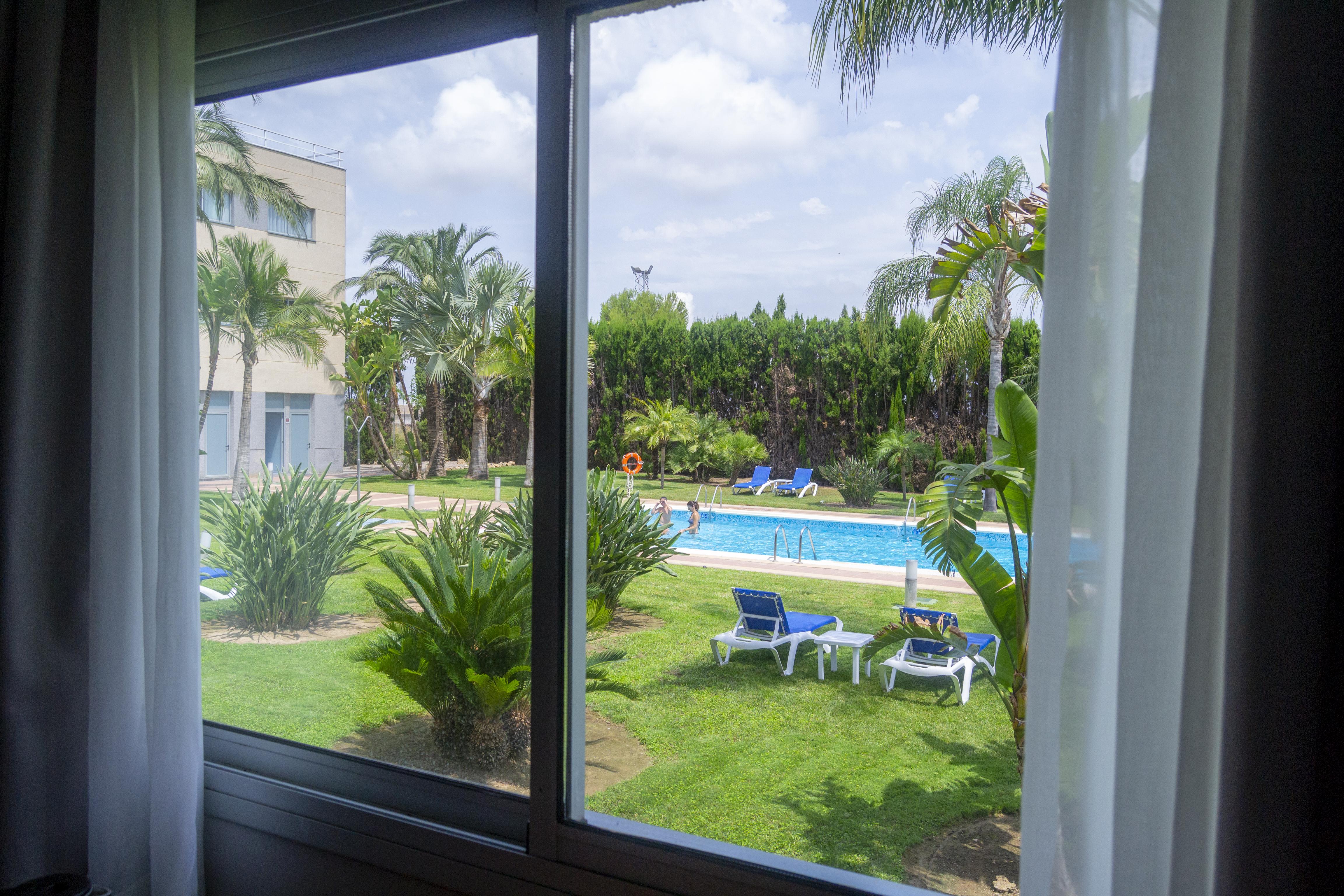 Ramada By Wyndham Valencia Almussafes Hotel Exterior foto