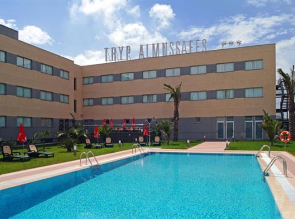 Ramada By Wyndham Valencia Almussafes Hotel Exterior foto